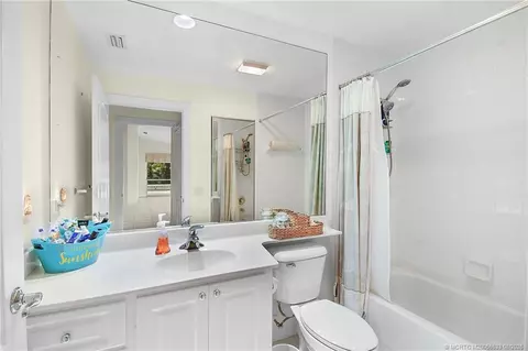 Bath - 768 SW Balmoral Trce, Stuart, FL 34997 photo 2 of 2