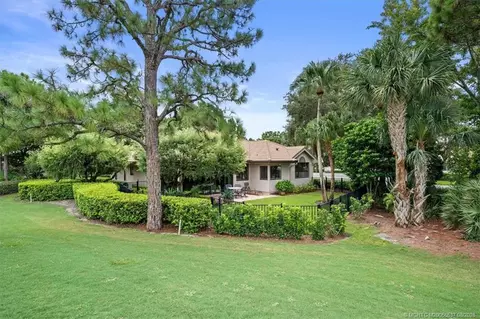 Exterior - 3378 SE Cambridge Dr, Stuart, FL 34997 photo 2 of 10