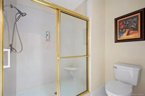 Bath - 3378 SE Cambridge Dr, Stuart, FL 34997 photo 5 of 5