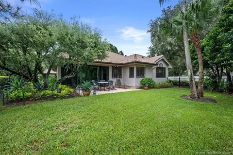 Exterior - 3378 SE Cambridge Dr, Stuart, FL 34997 photo 6 of 10