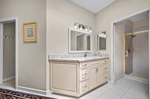Bath - 3378 SE Cambridge Dr, Stuart, FL 34997 photo 2 of 5