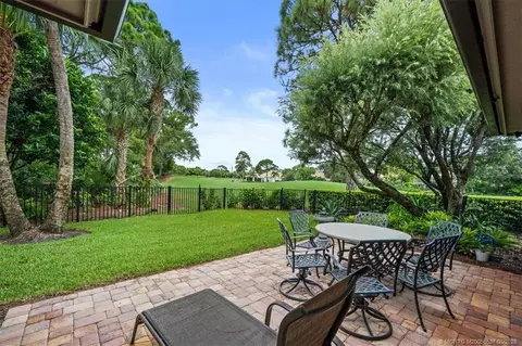 Exterior - 3378 SE Cambridge Dr, Stuart, FL 34997 photo 4 of 10
