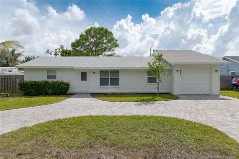 8300 SE Camellia Dr, Hobe Sound, FL 33455
