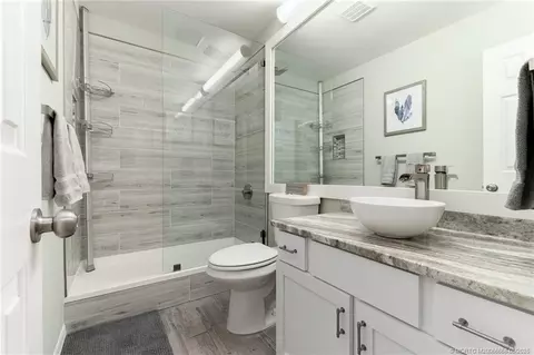 Bath - 4099 SE Centerboard Ln #4-B, Stuart, FL 34997 photo 4 of 4