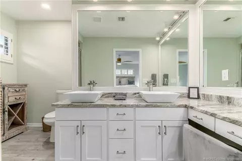 Bath - 4099 SE Centerboard Ln #4-B, Stuart, FL 34997 photo 1 of 4