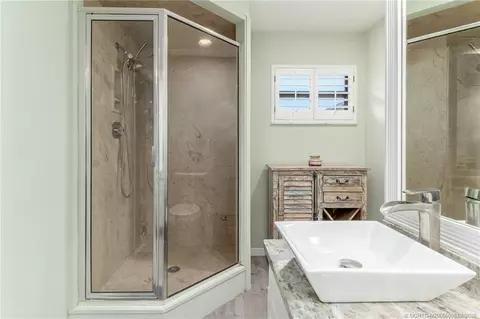 Bath - 4099 SE Centerboard Ln #4-B, Stuart, FL 34997 photo 3 of 4