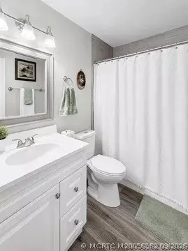 Bath - 4436 SE Beckett Ave, Stuart, FL 34997 photo 1 of 2
