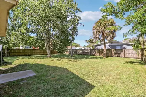 Exterior - 5765 SE Rosemont Ave, Stuart, FL 34997 photo 8 of 9