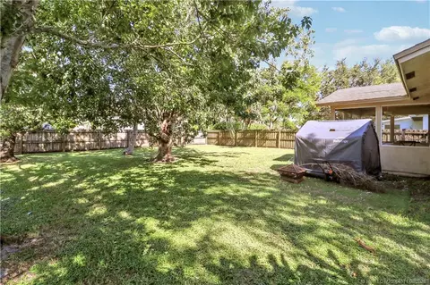 Exterior - 5765 SE Rosemont Ave, Stuart, FL 34997 photo 6 of 9