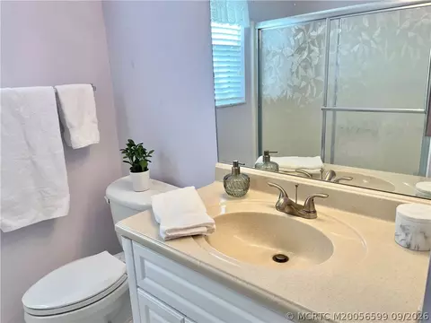 Bath - 911 SW South River Dr #107, Stuart, FL 34997 photo 3 of 4