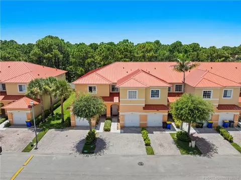 5012 SE Mariner Garden Cir, Stuart, FL 34997