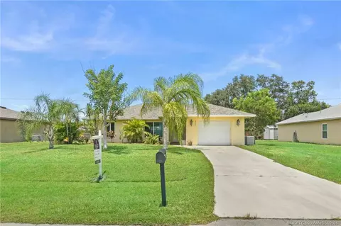 537 NW Billiar Ave, Port Saint Lucie, FL 34983