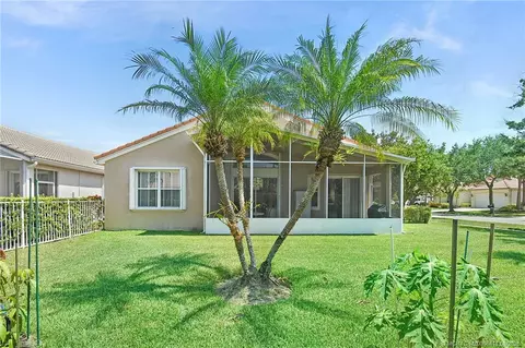 Exterior - 2937 SE Kingsmill Pl, Stuart, FL 34997 photo 7 of 8