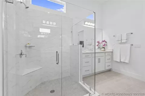 Bath - 6941 SE Haven Ln, Stuart, FL 34997 photo 2 of 6