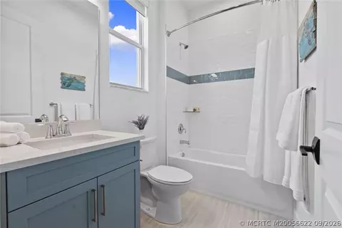 Bath - 6941 SE Haven Ln, Stuart, FL 34997 photo 5 of 6