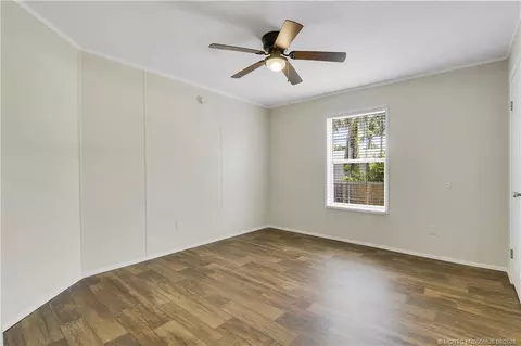 264 NE Oak St, Stuart, FL 34994 photo 17