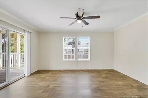 264 NE Oak St, Stuart, FL 34994 photo 6