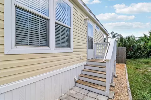264 NE Oak St, Stuart, FL 34994 photo 33