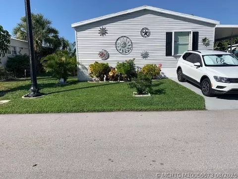 4181 68th St N #885, West Palm Beach, FL 33404