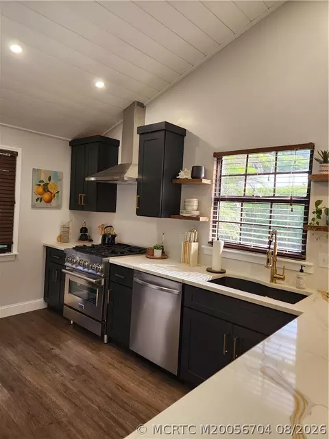 Kitchen - 496 SE Cardinal Trl, Stuart, FL 34997 photo 3 of 4