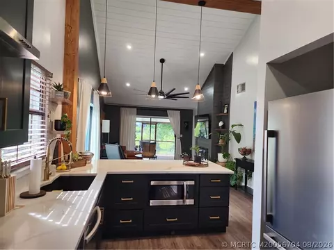 Kitchen - 496 SE Cardinal Trl, Stuart, FL 34997 photo 2 of 4