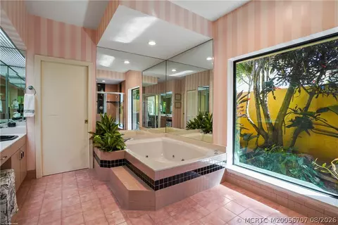 Bath - 6661 SE Harbor Cir, Stuart, FL 34996 photo 5 of 12