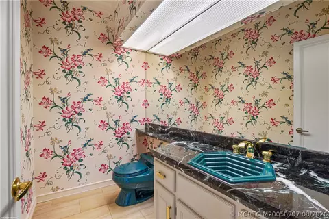 Bath - 6661 SE Harbor Cir, Stuart, FL 34996 photo 1 of 12