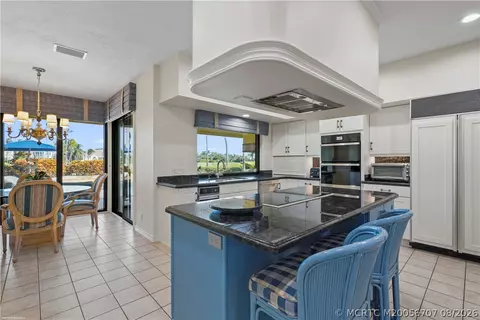 Kitchen - 6661 SE Harbor Cir, Stuart, FL 34996 photo 3 of 4