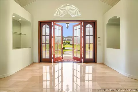 Entry Way - 6661 SE Harbor Cir, Stuart, FL 34996 photo 2 of 5
