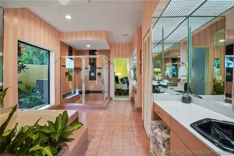 Bath - 6661 SE Harbor Cir, Stuart, FL 34996 photo 3 of 12