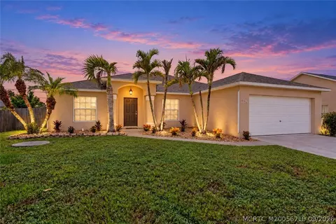 1726 SW Hampshire Ln, Port Saint Lucie, FL 34953