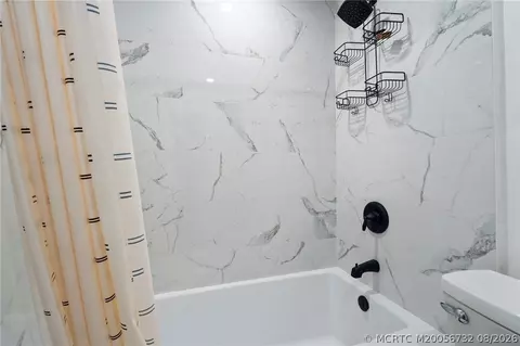 Bath - 30 SW Hideaway Pl, Stuart, FL 34994 photo 2 of 2