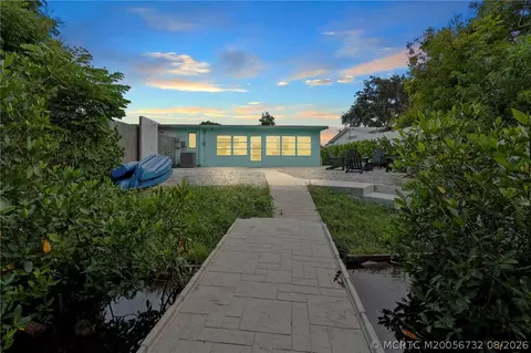 Exterior - 30 SW Hideaway Pl, Stuart, FL 34994 photo 1 of 10