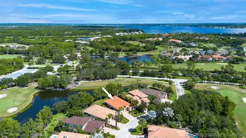 724 SW Pebble Ln, Palm City, FL 34990