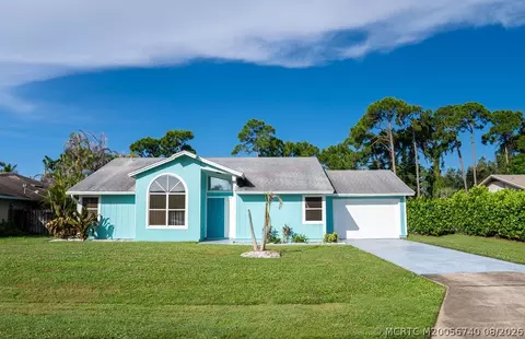2284 SE Seafury Ln, Port Saint Lucie, FL 34952