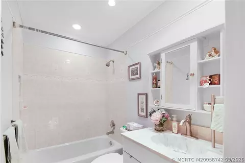Bath - Undisclosed, Stuart, FL 34997 photo 1 of 2