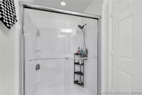 Bath - 4526 SE Graham Dr, Stuart, FL 34997 photo 2 of 3
