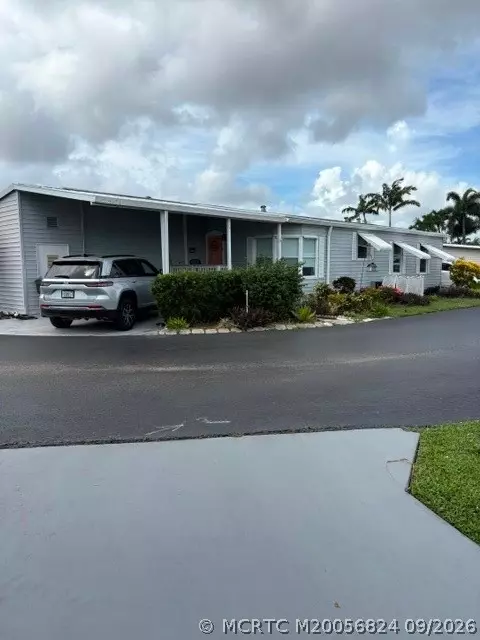 6055 Seashore Dr, Lake Worth, FL 33462
