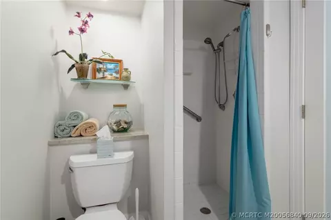 Bath - 3901 SE Saint Lucie Blvd #9, Stuart, FL 34997 photo 3 of 3