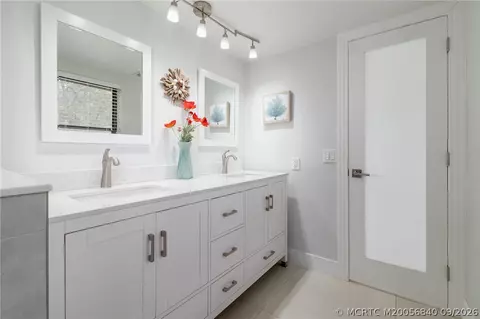 Bath - 3901 SE Saint Lucie Blvd #9, Stuart, FL 34997 photo 2 of 3