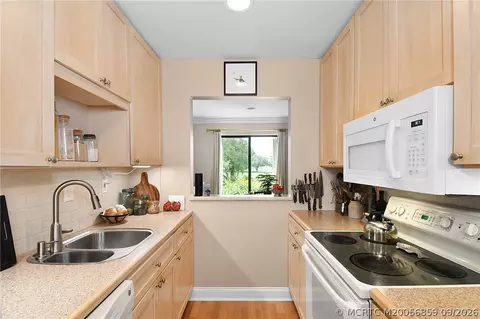 Kitchen - 5111 SE Miles Grant Rd #202, Stuart, FL 34997 photo 2 of 4