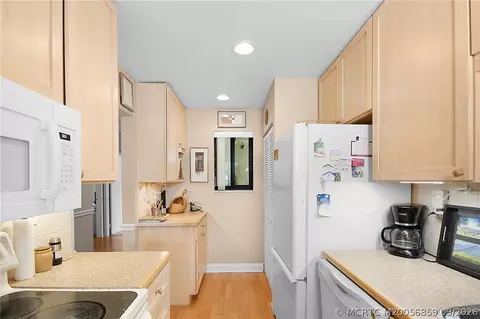Kitchen - 5111 SE Miles Grant Rd #202, Stuart, FL 34997 photo 4 of 4