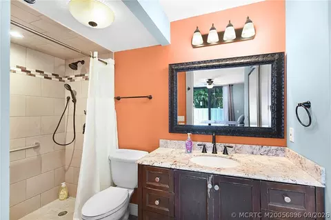 Bath - 311 NE Golfview Cir, Stuart, FL 34996 photo 2 of 2
