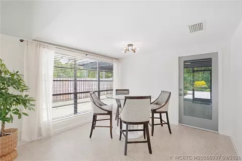 Dining - 807 SE Weir St, Stuart, FL 34994 photo 2 of 2