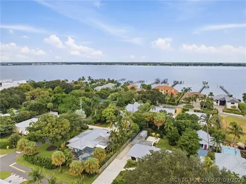 View/Area - 807 SE Weir St, Stuart, FL 34994 photo 1 of 5