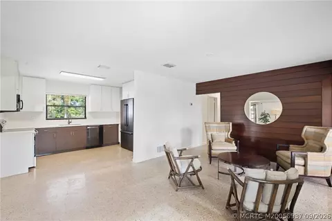 Living - 807 SE Weir St, Stuart, FL 34994 photo 4 of 6