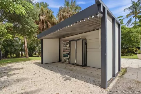Exterior - 807 SE Weir St, Stuart, FL 34994 photo 12 of 13