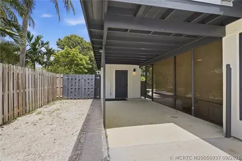 Exterior - 807 SE Weir St, Stuart, FL 34994 photo 13 of 13