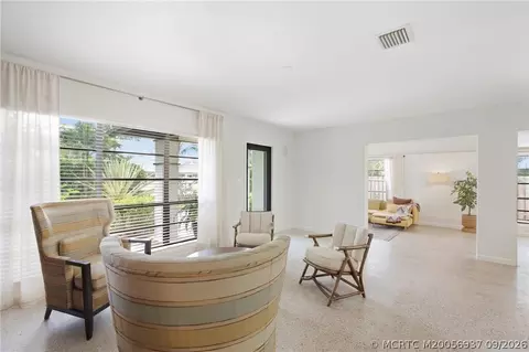 Living - 807 SE Weir St, Stuart, FL 34994 photo 3 of 6