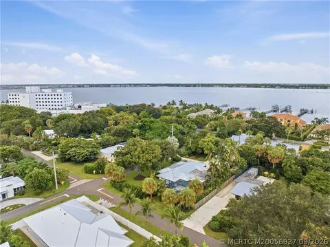 View/Area - 807 SE Weir St, Stuart, FL 34994 photo 3 of 5